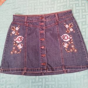 Mudd embroidered denim mini skirt